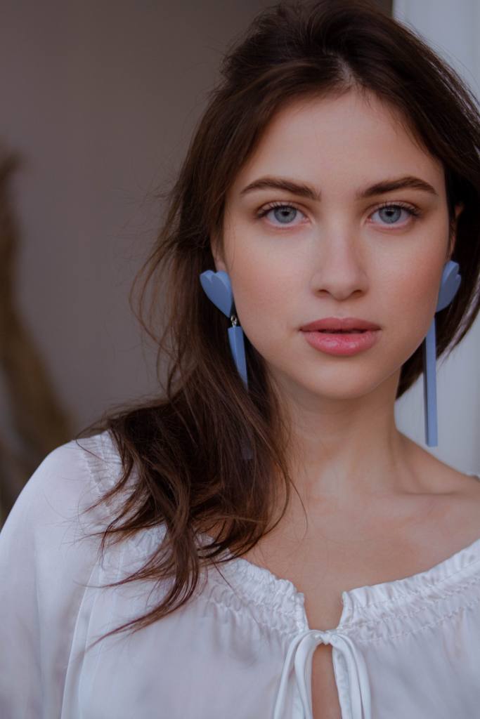 Female covert narcissists