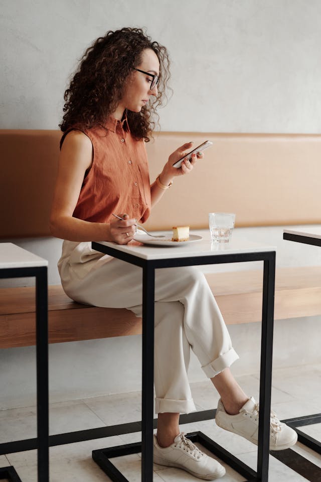 Social Media and Communal Narcissism: Virtual Validation