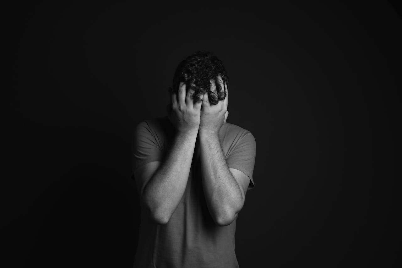 10 weird things covert narcissists do in relationships with others