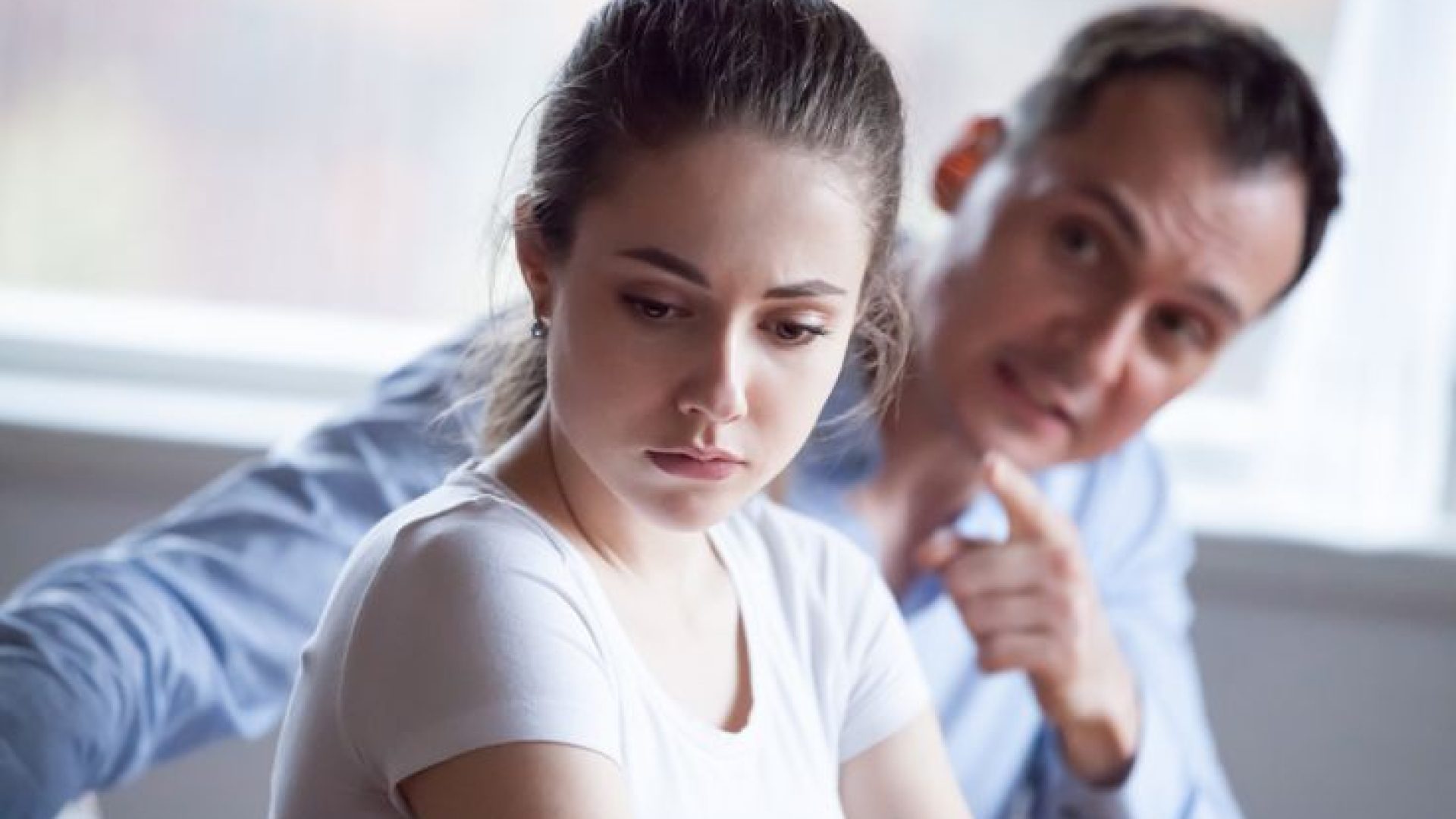How to Recognize Gaslighting and Deal with It - Calmerry