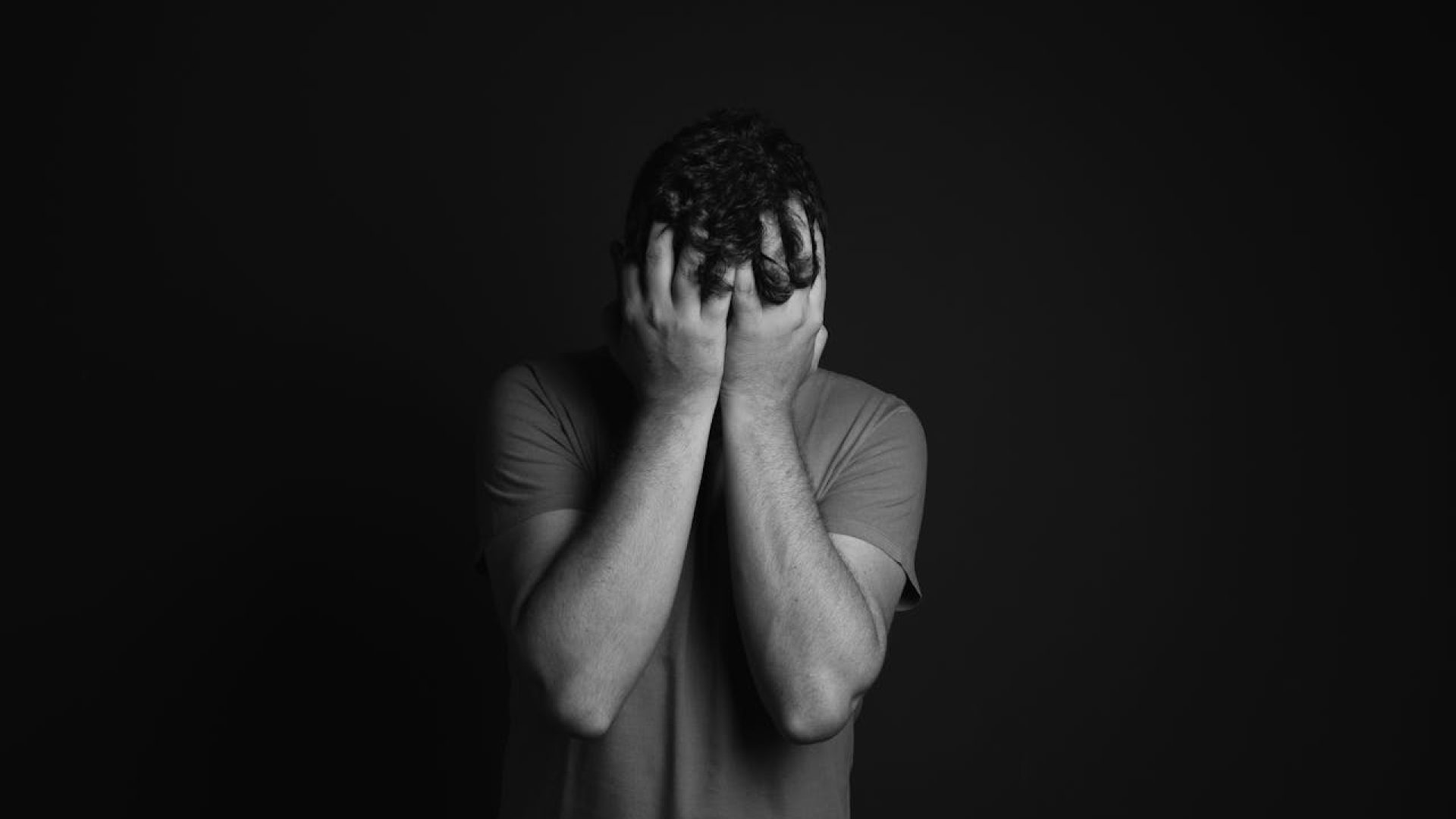 10 weird things covert narcissists do in relationships with others